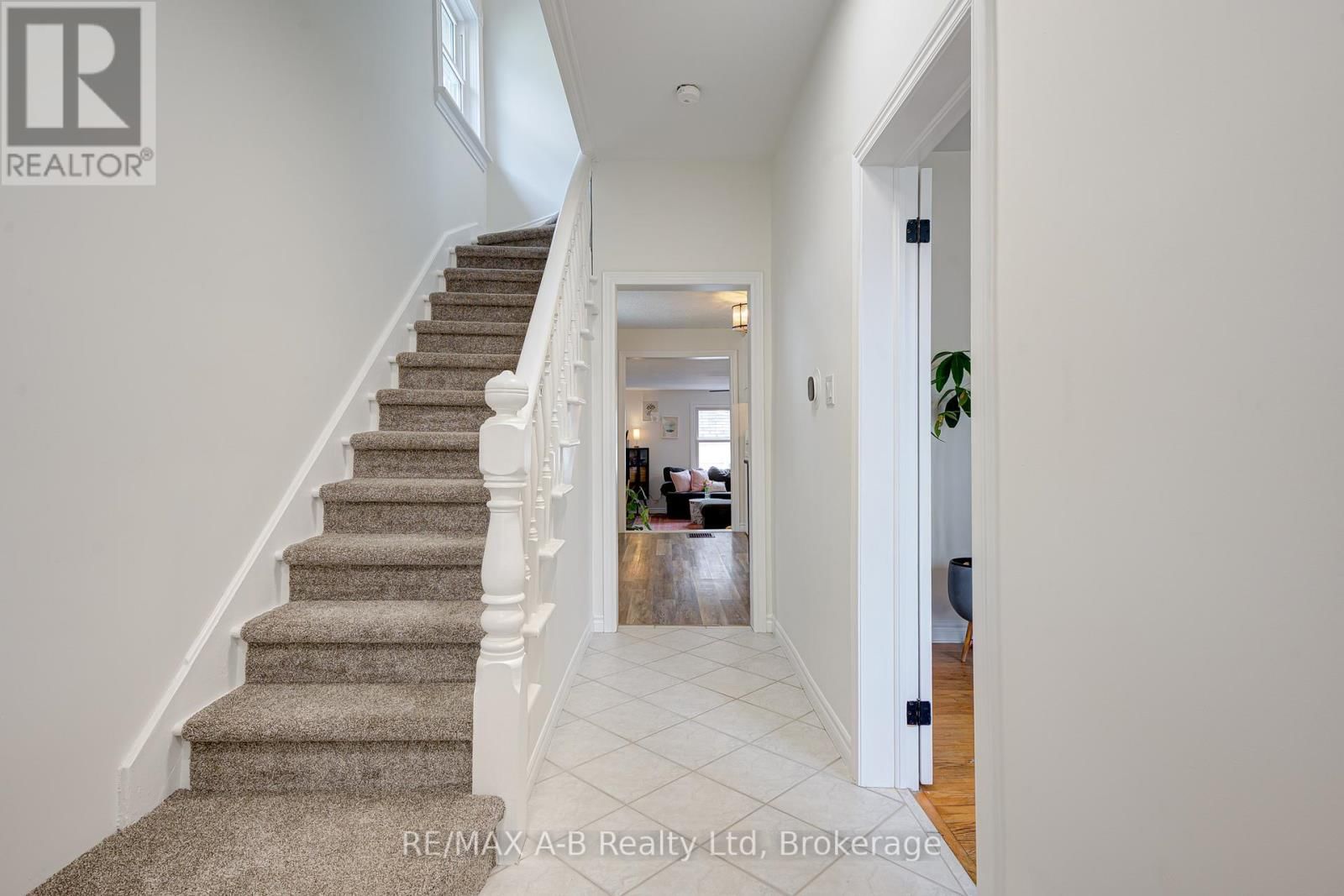 25 ASH STREET Image 8