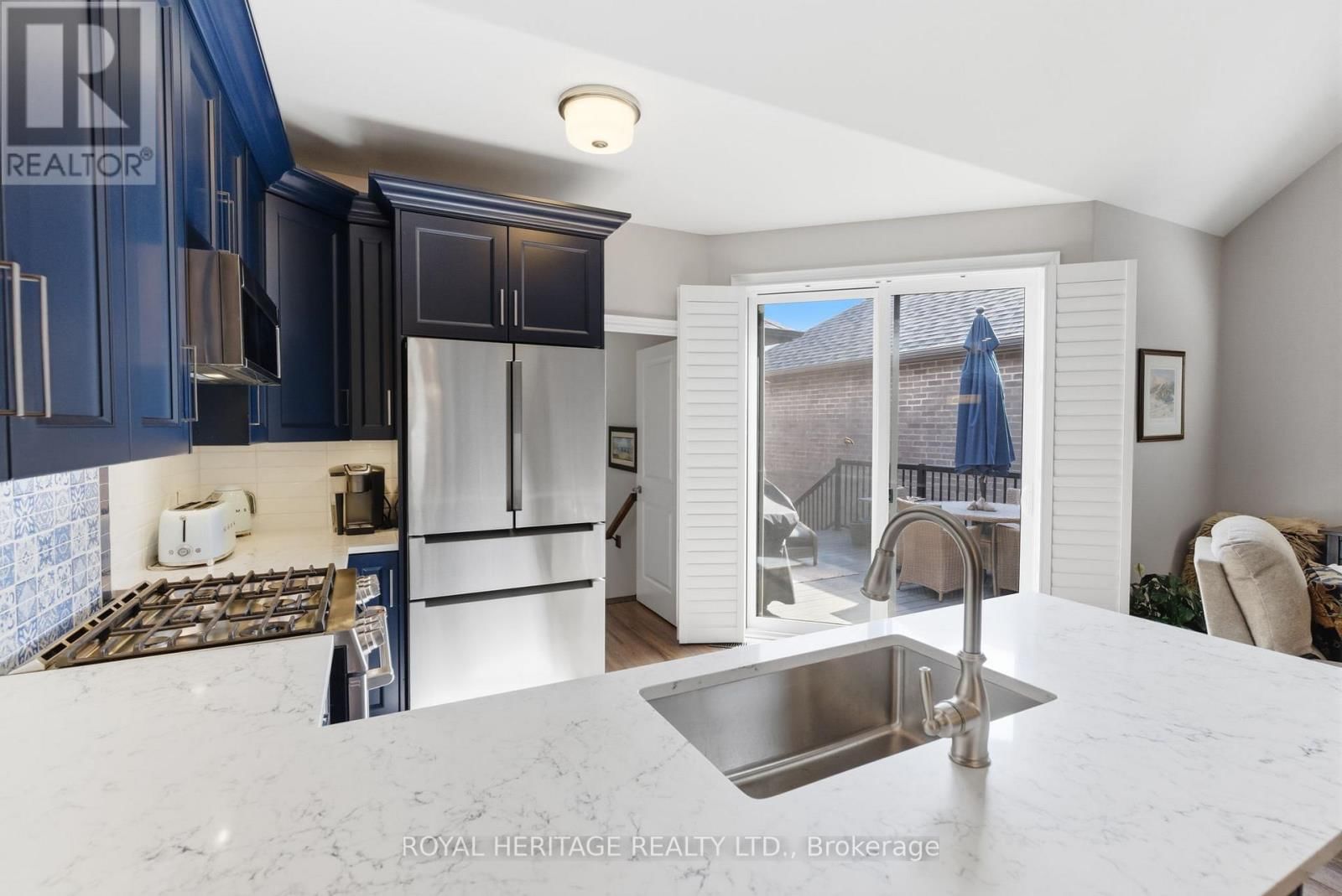 245 STRACHAN STREET Image 15