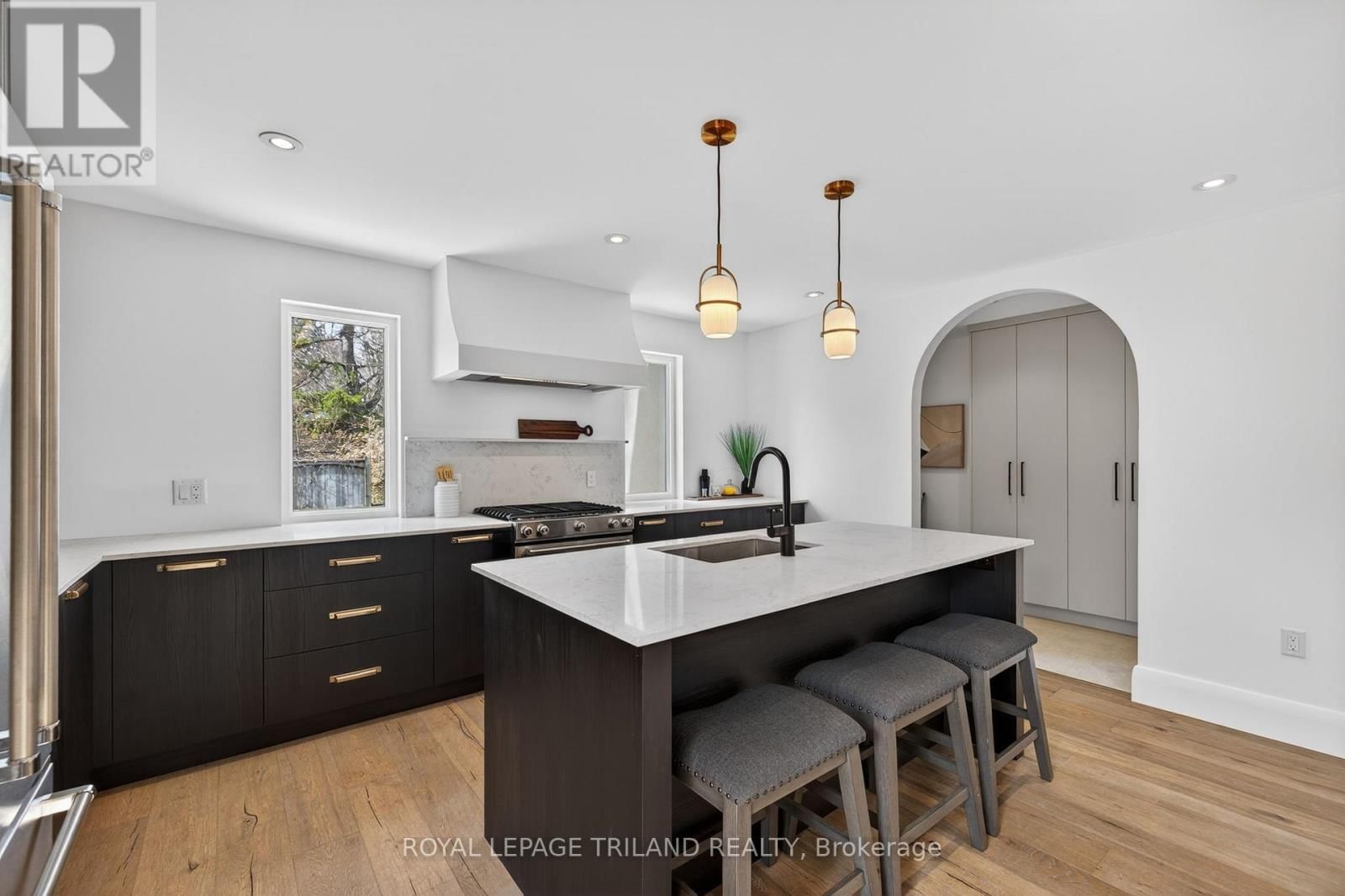 14 LUNDY LANE Image 11