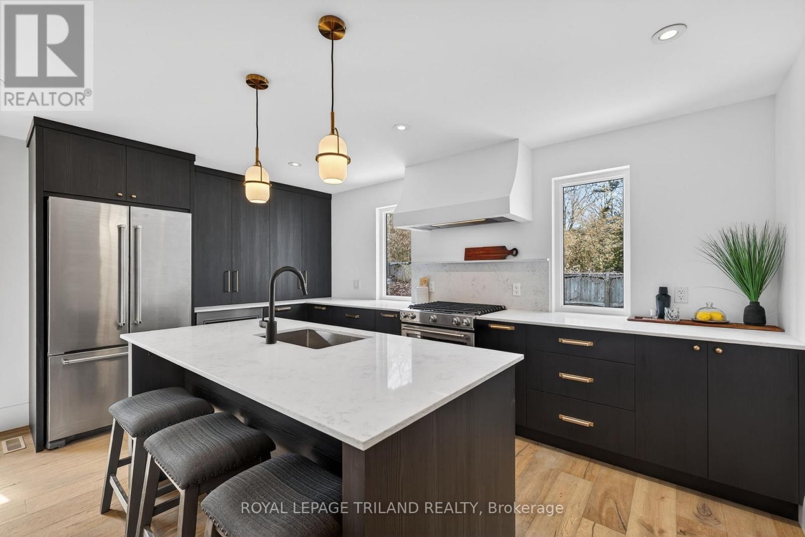 14 LUNDY LANE Image 12