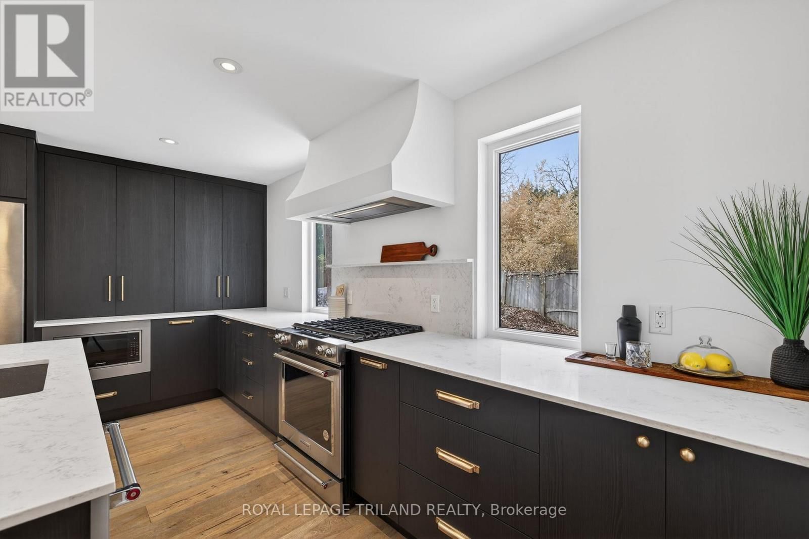 14 LUNDY LANE Image 13