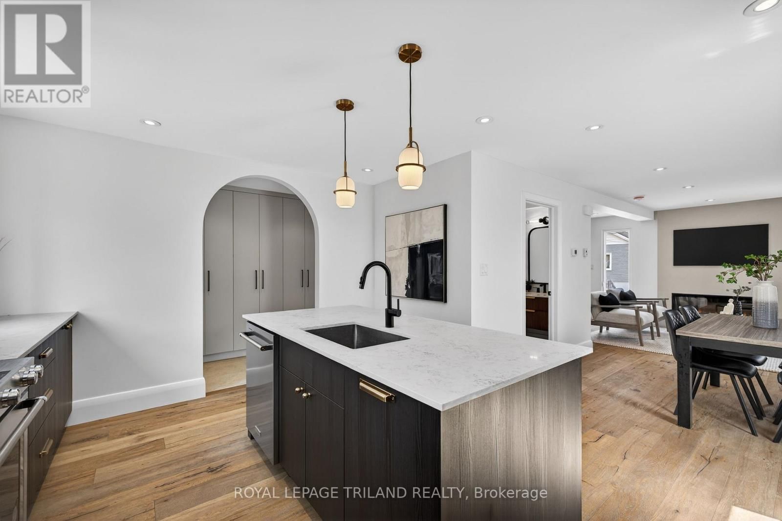 14 LUNDY LANE Image 15