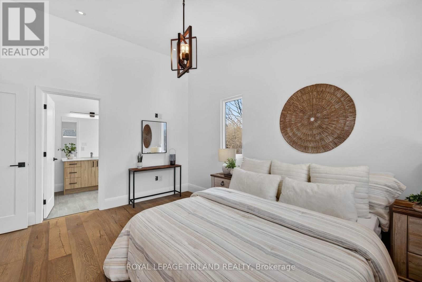 14 LUNDY LANE Image 21