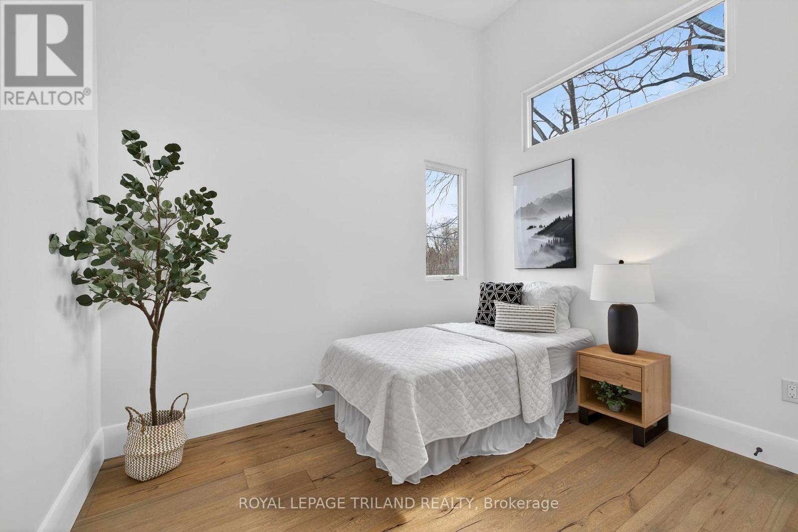 14 LUNDY LANE Image 24