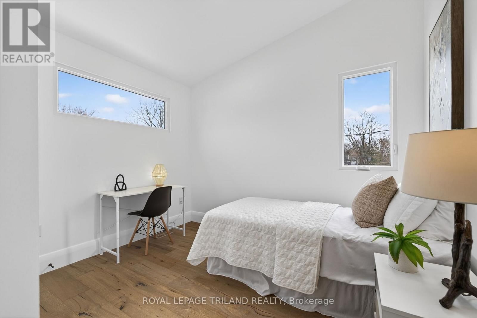 14 LUNDY LANE Image 26