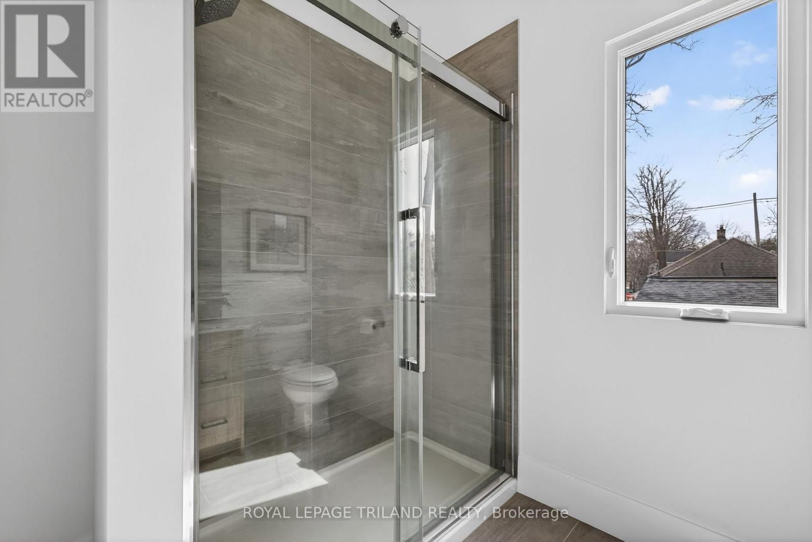 14 LUNDY LANE Image 29