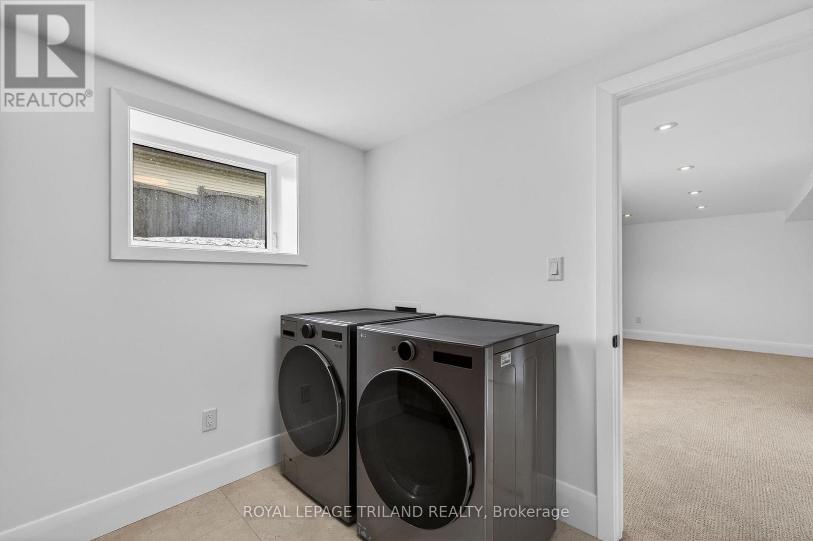 14 LUNDY LANE Image 37