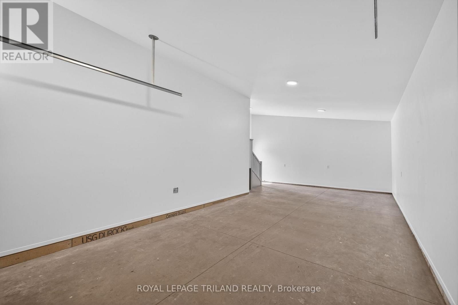 14 LUNDY LANE Image 39