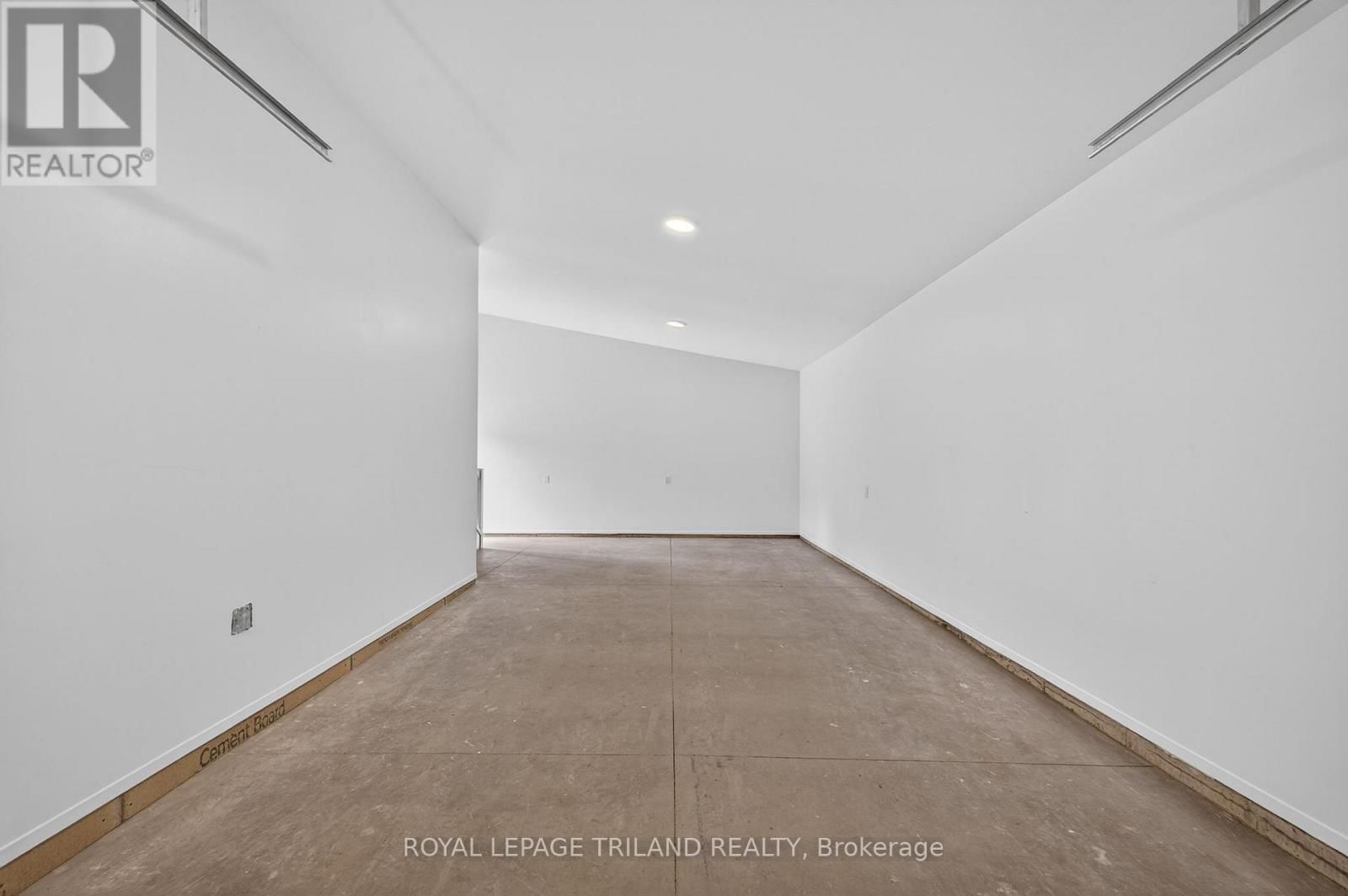 14 LUNDY LANE Image 40