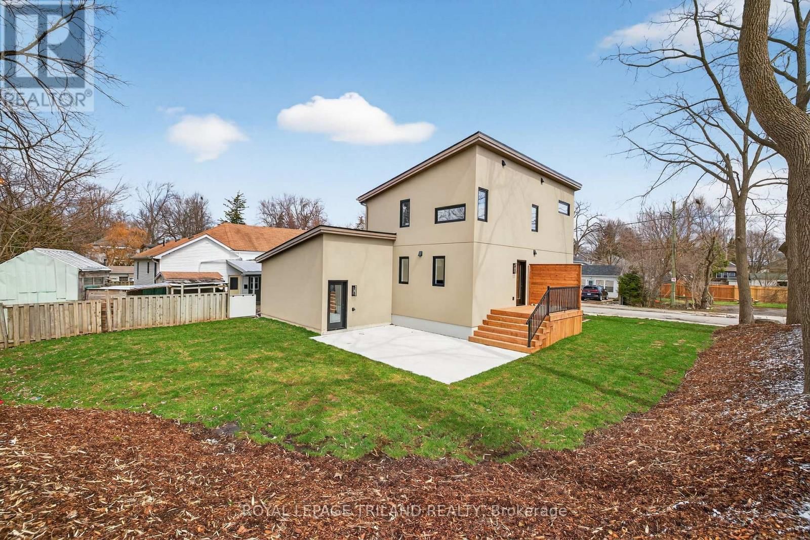 14 LUNDY LANE Image 42