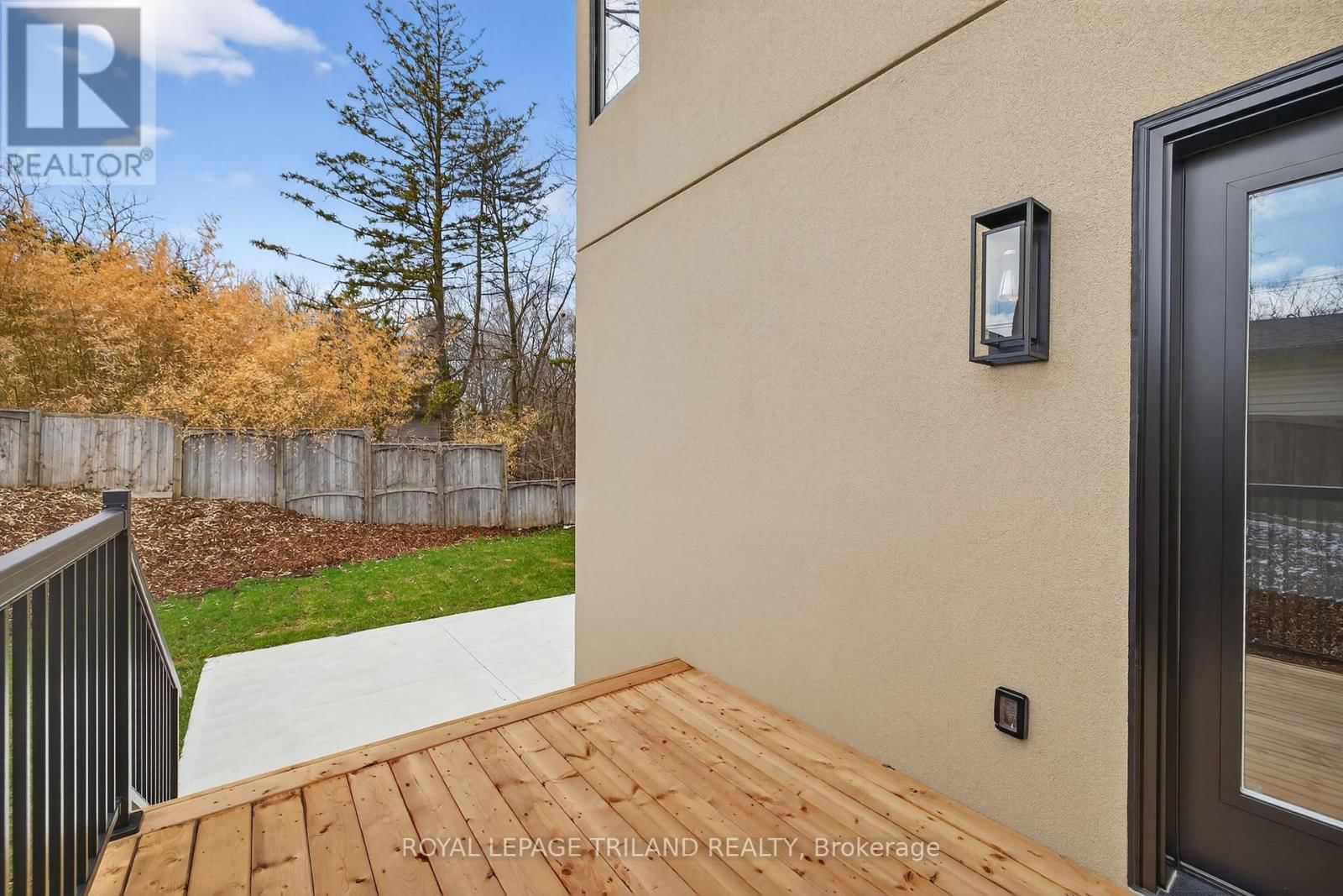 14 LUNDY LANE Image 45