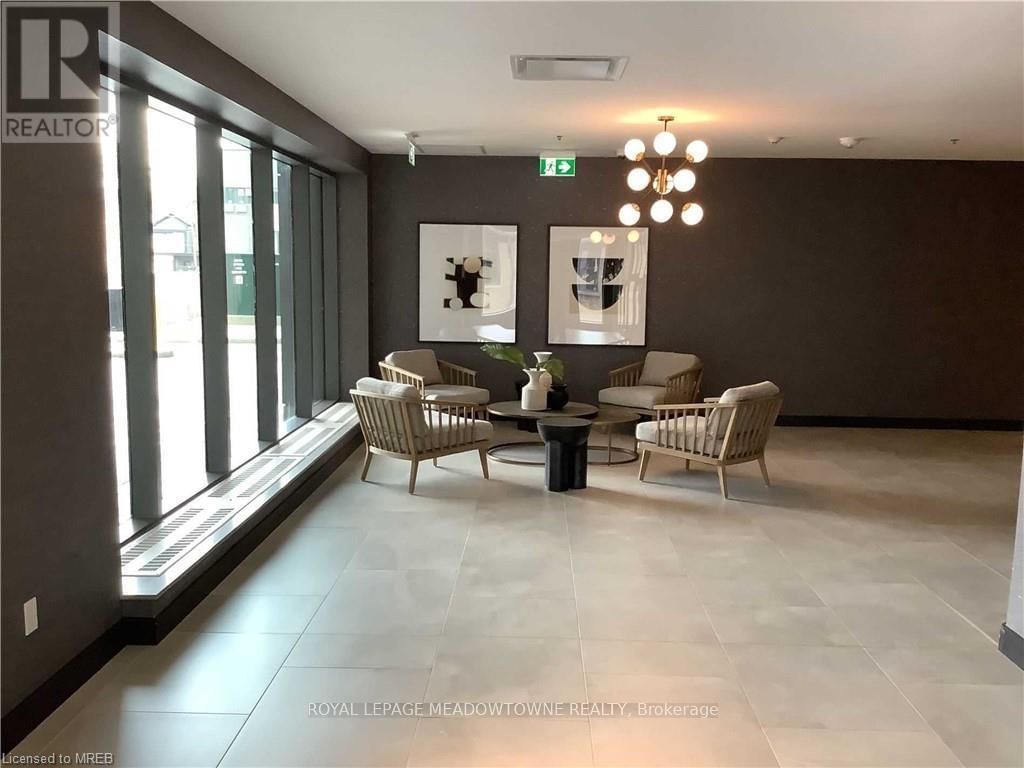 1304 - 15 GLEBE STREET EAST Image 18