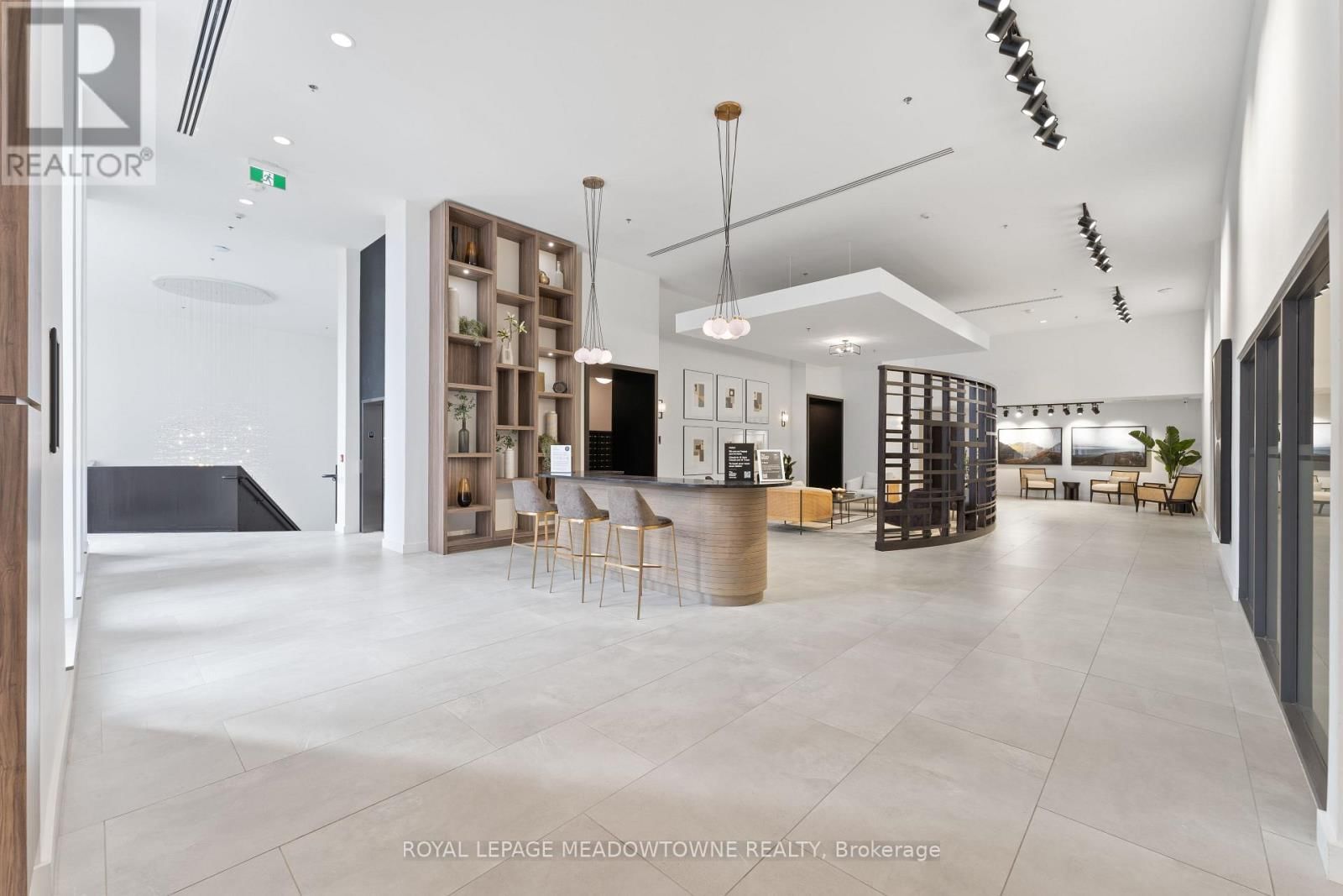 1304 - 15 GLEBE STREET EAST Image 2