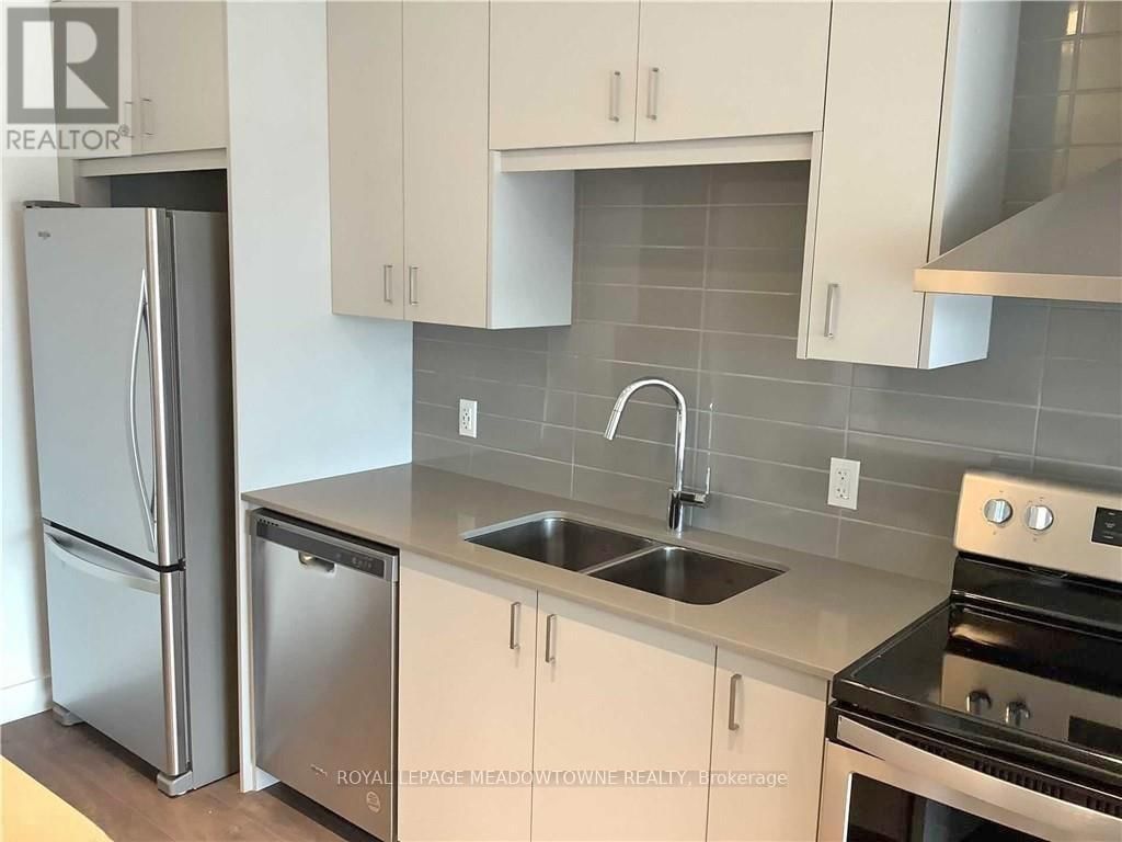 1304 - 15 GLEBE STREET EAST Image 7