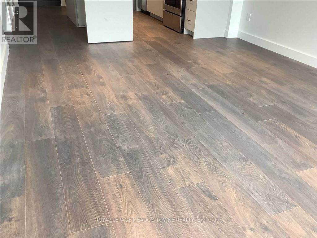 1304 - 15 GLEBE STREET EAST Image 9