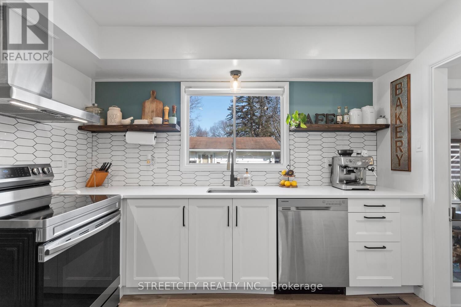 898 DALKEITH AVENUE Image 4