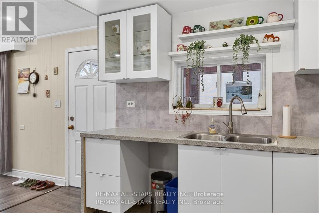 220 MCGUIRE BEACH ROAD Image 11