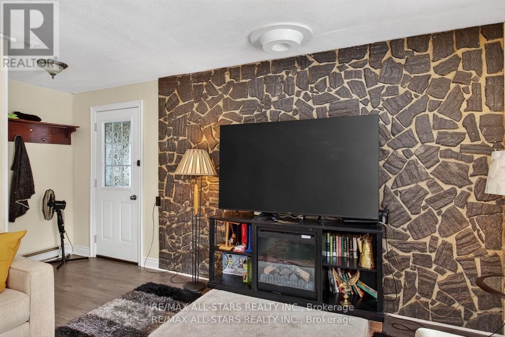 220 MCGUIRE BEACH ROAD Image 16