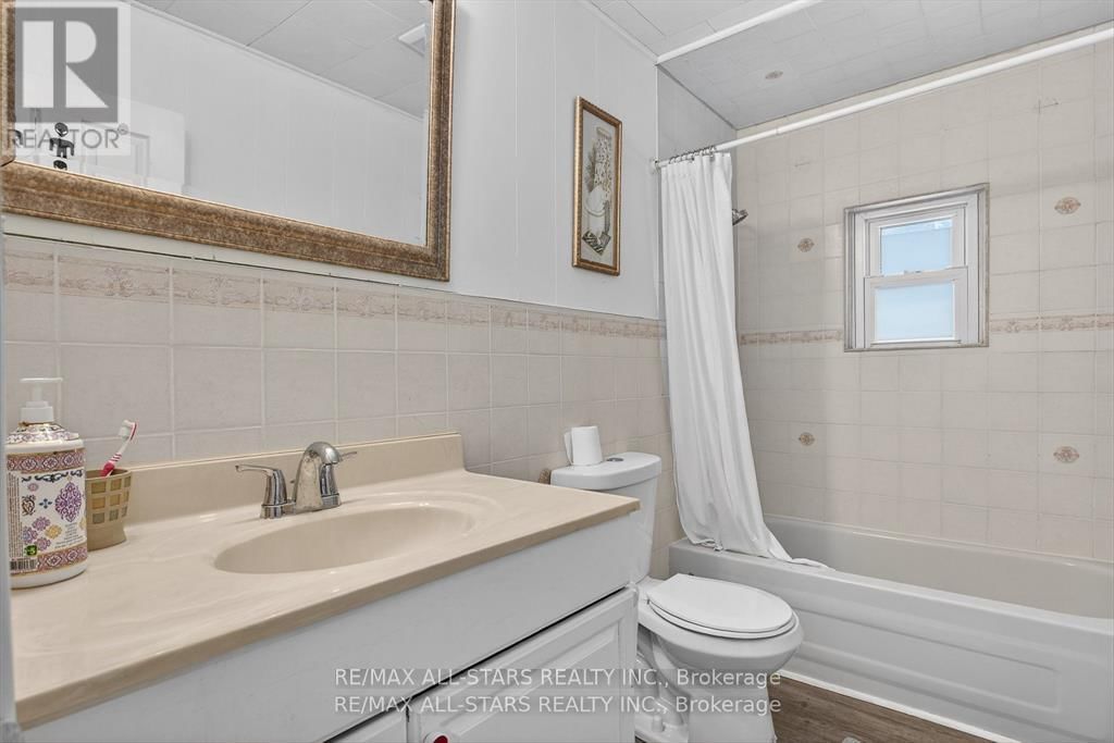 220 MCGUIRE BEACH ROAD Image 23