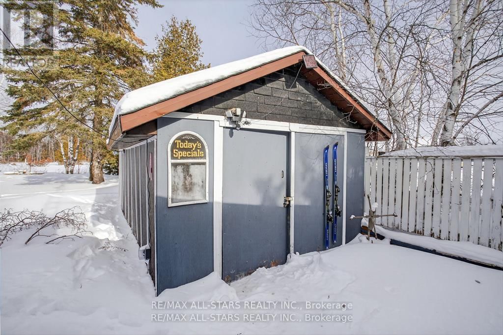 220 MCGUIRE BEACH ROAD Image 33