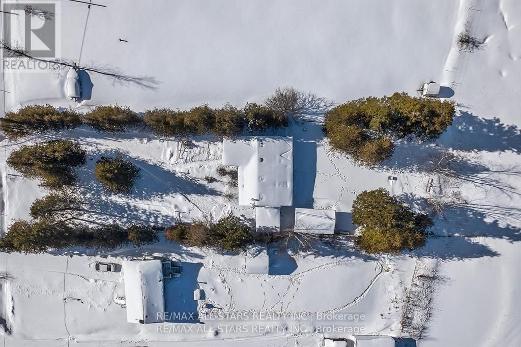 220 MCGUIRE BEACH ROAD Image 37