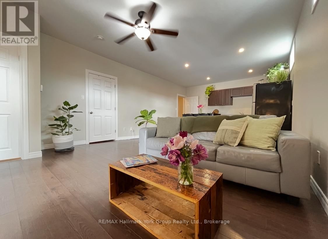 1 - 19 TORONTO STREET NORTH Image 7