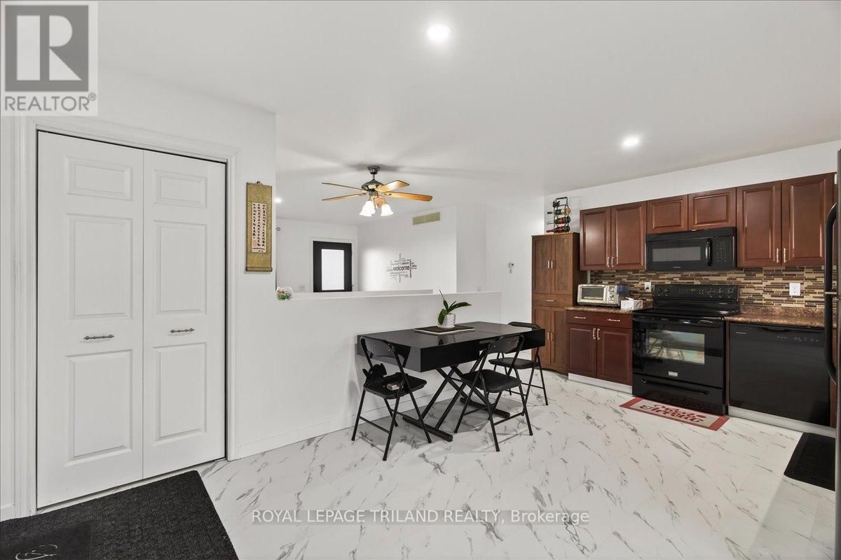 14 WELLINGTON AVENUE Image 16