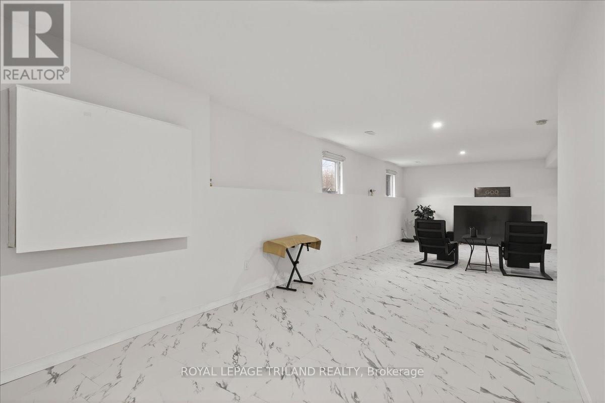 14 WELLINGTON AVENUE Image 28