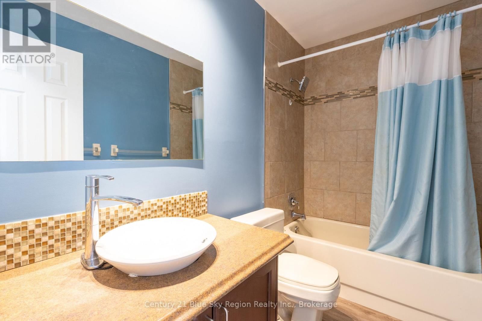 339 CHAMPLAIN STREET Image 19