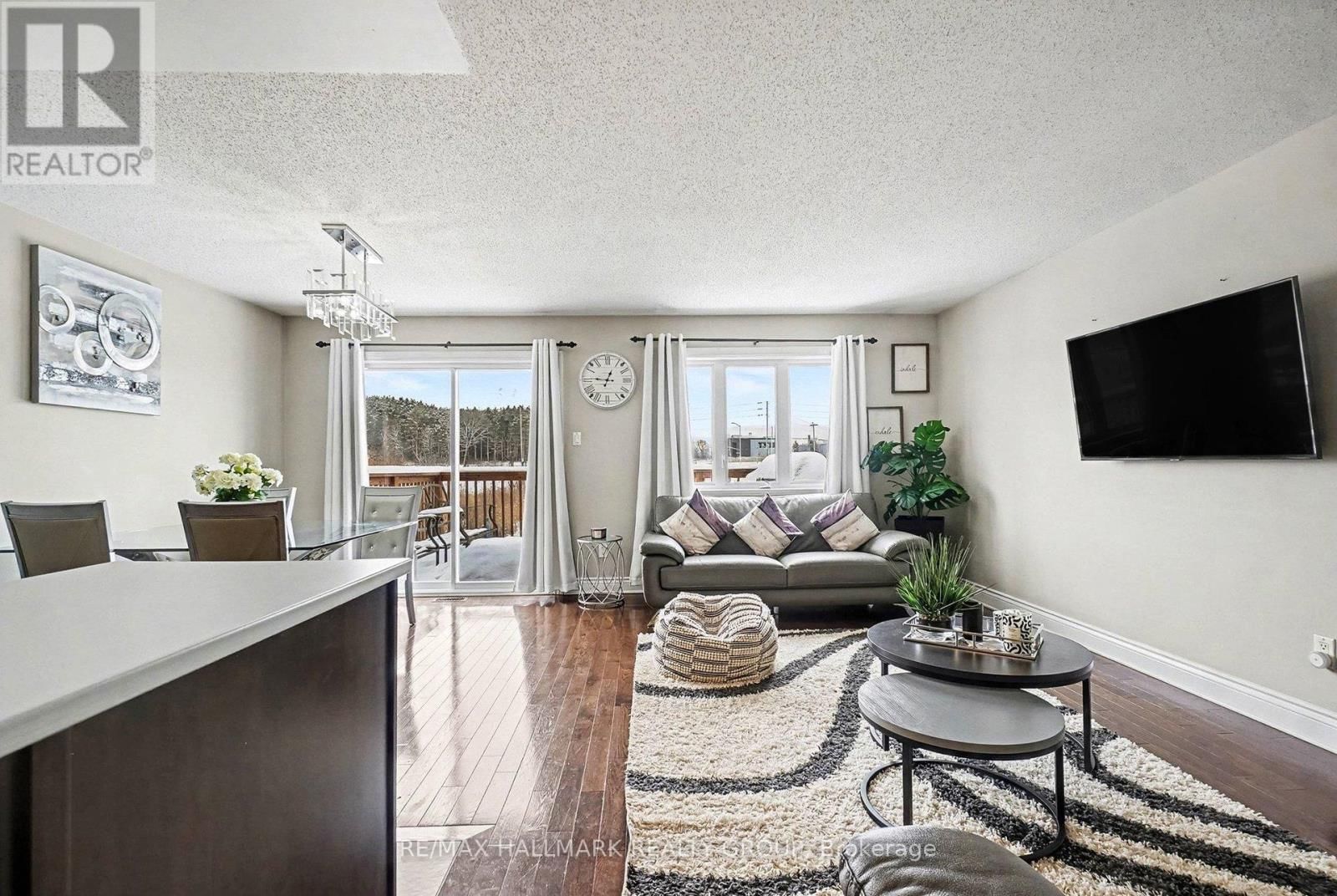 28 NATHALIE STREET Image 14