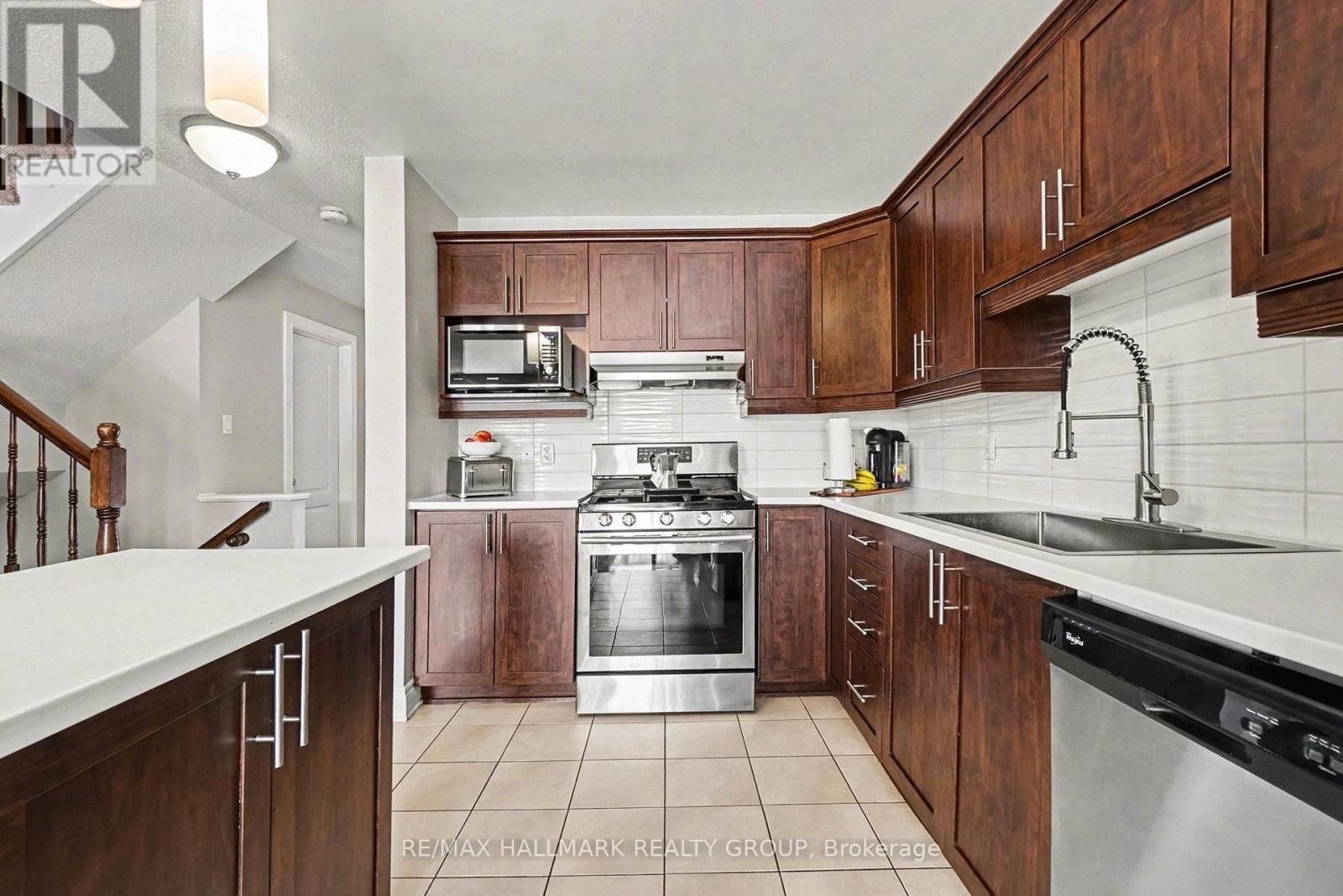 28 NATHALIE STREET Image 18