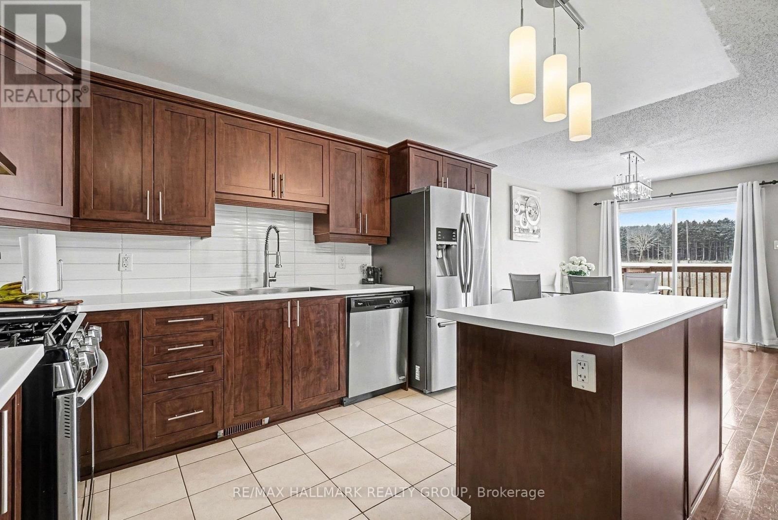 28 NATHALIE STREET Image 22