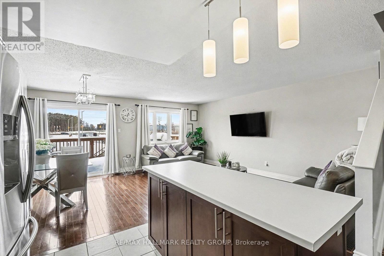 28 NATHALIE STREET Image 24