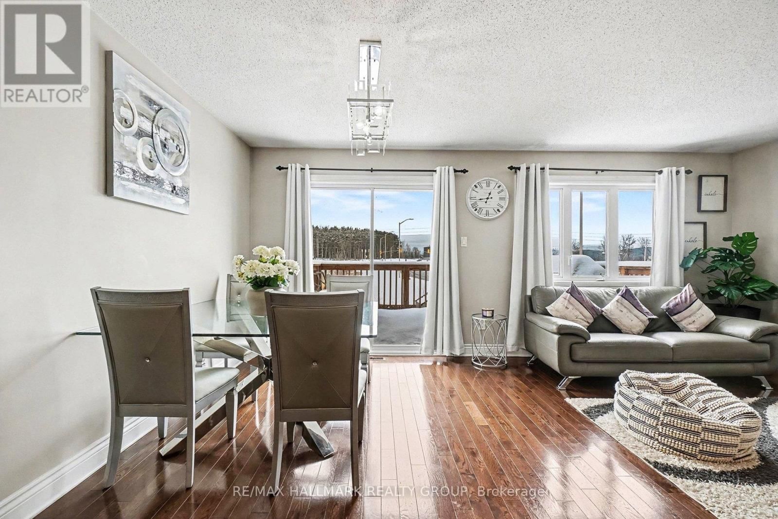 28 NATHALIE STREET Image 25