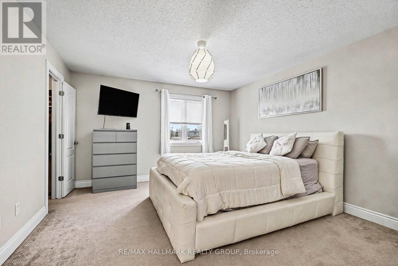 28 NATHALIE STREET Image 31