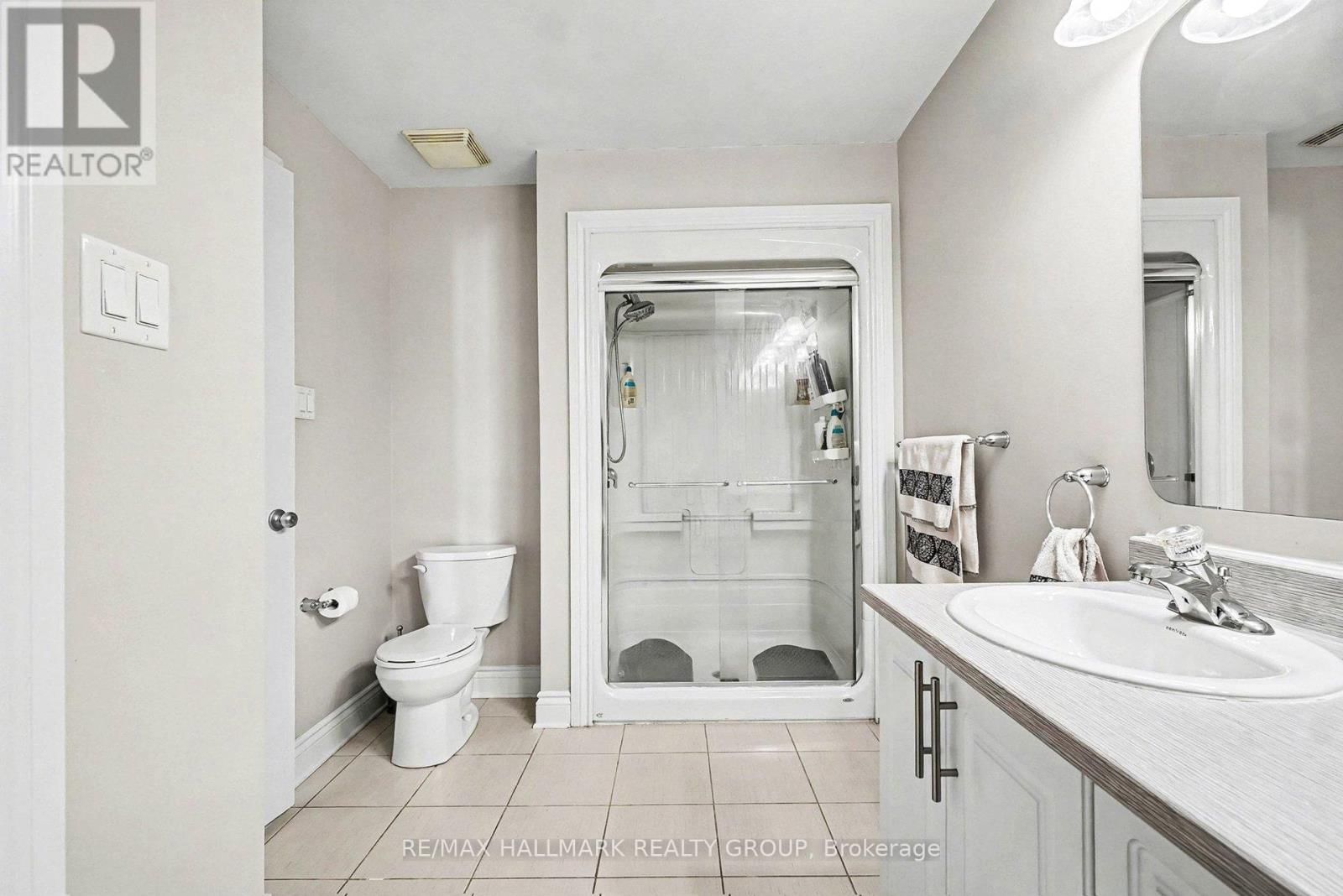 28 NATHALIE STREET Image 33