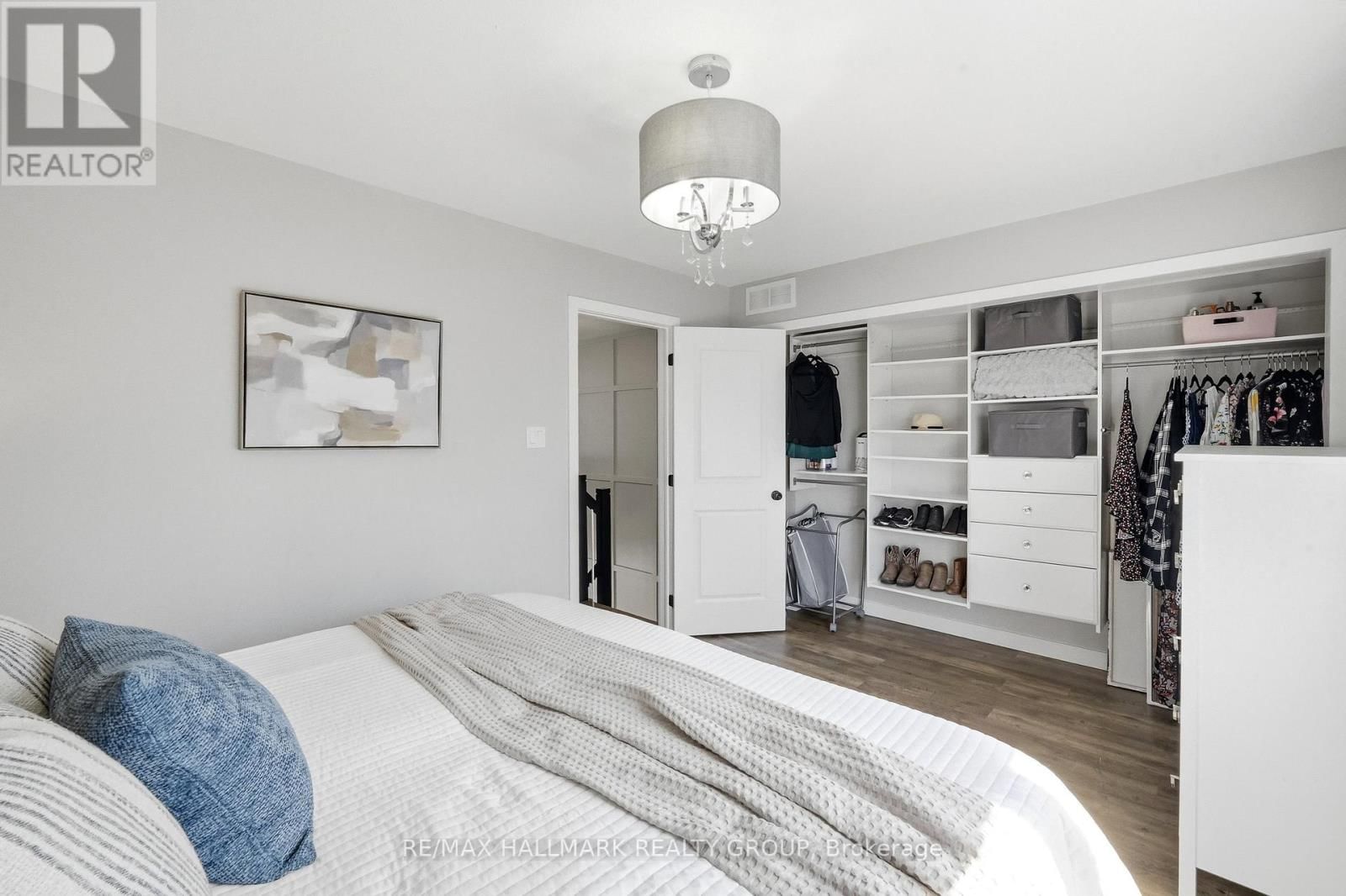 128 SONGBIRD PRIVATE Image 17