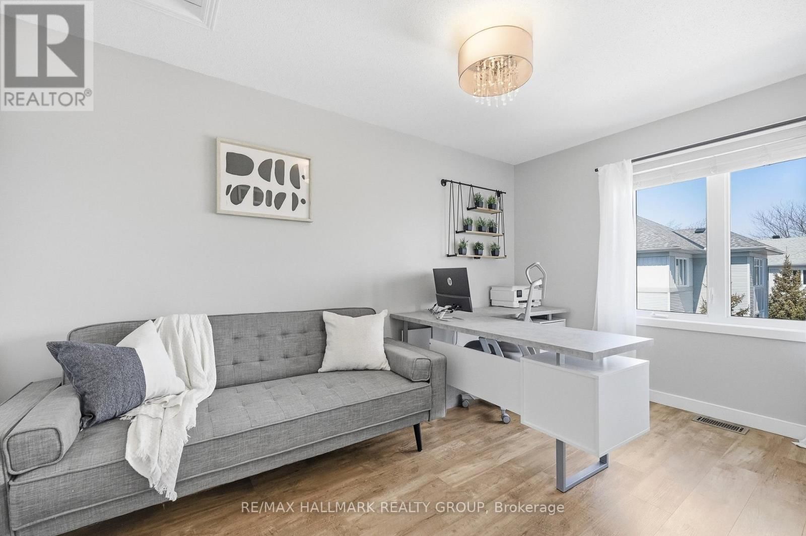 128 SONGBIRD PRIVATE Image 18