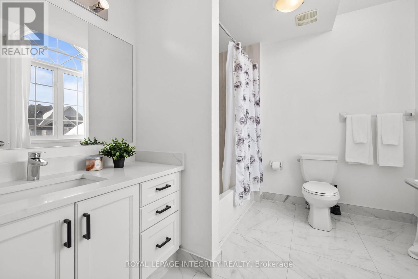 208 ROVER STREET Image 33