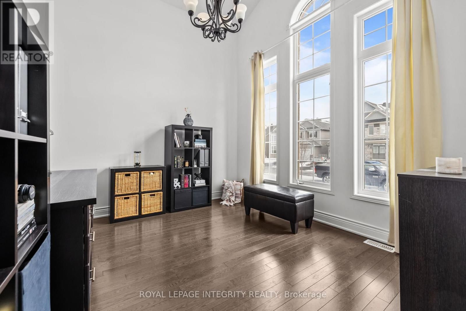 208 ROVER STREET Image 6