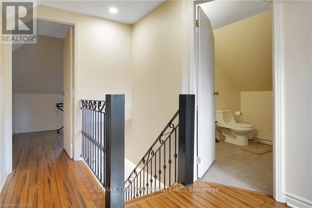 12 MURDOCH STREET Image 16