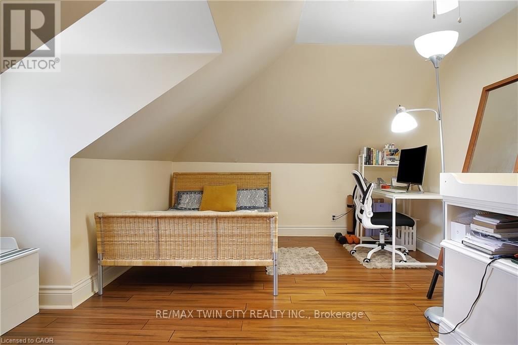 12 MURDOCH STREET Image 17