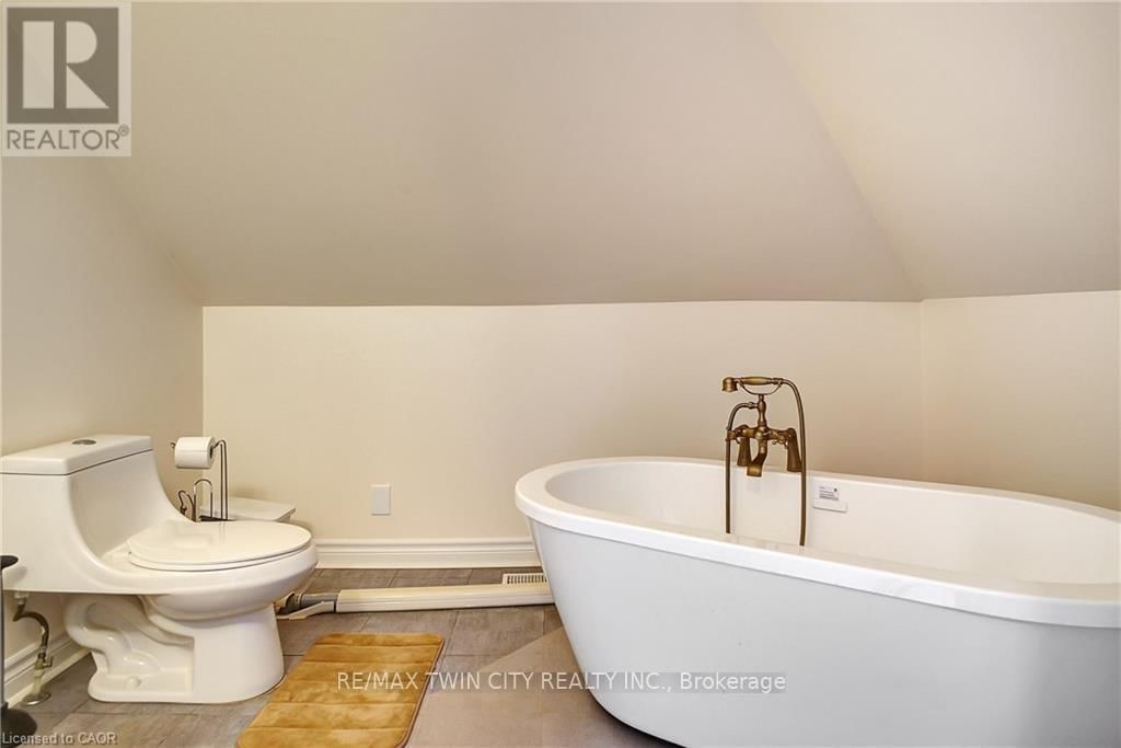 12 MURDOCH STREET Image 18