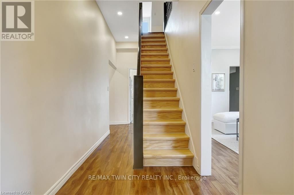 12 MURDOCH STREET Image 3