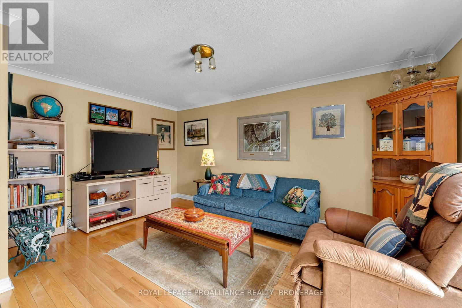 545 SHILOH AVENUE Image 16