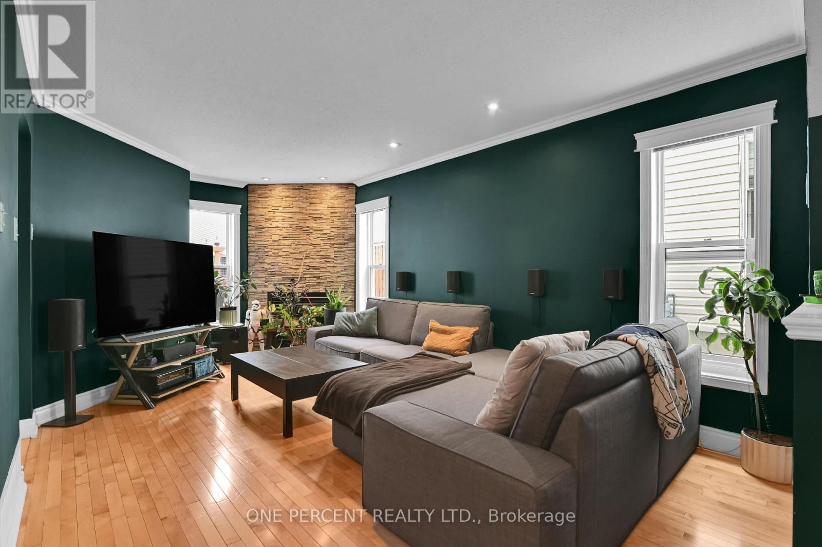 311 SOUTHCREST PRIVATE Image 9