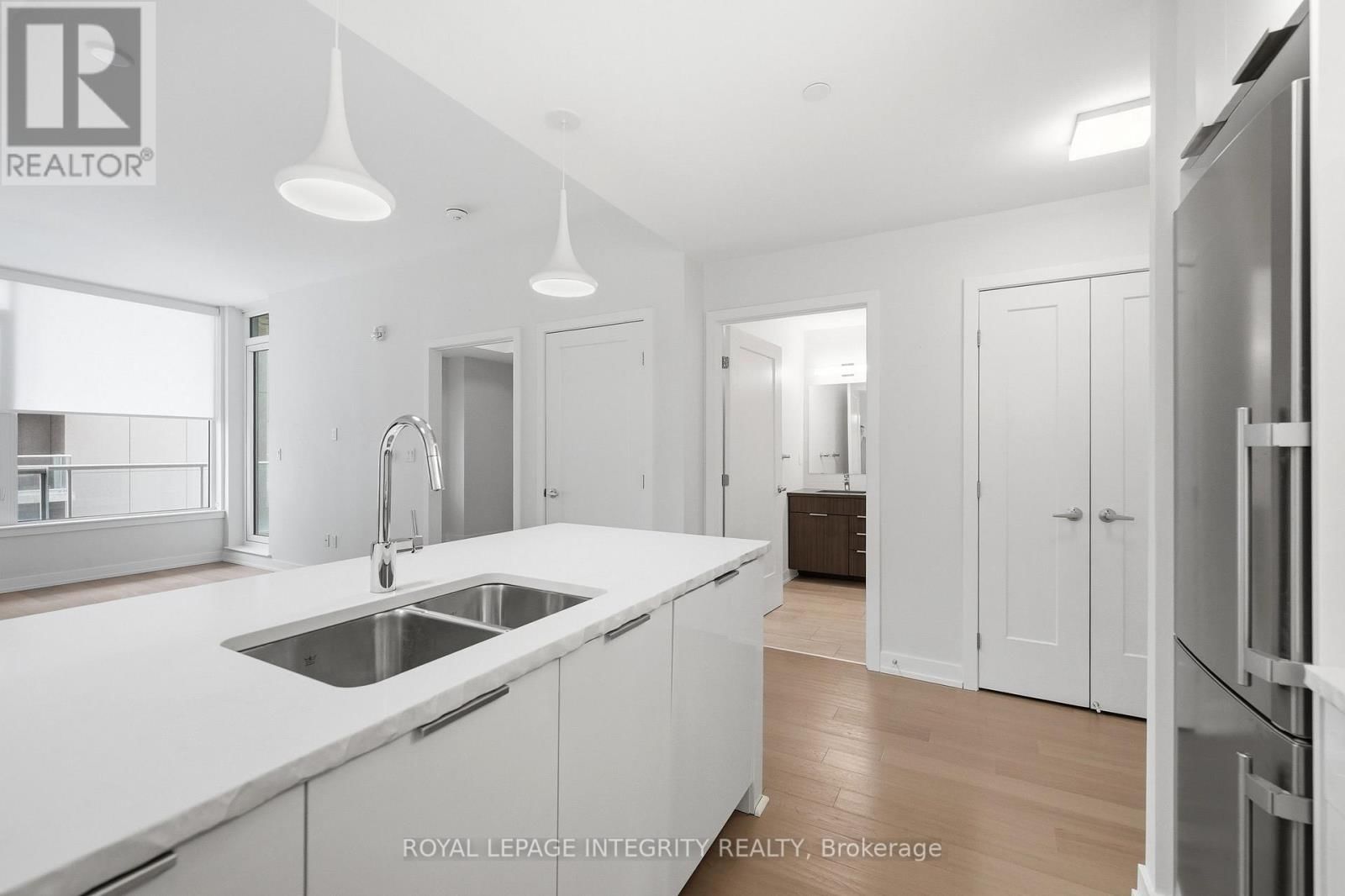 612 - 530 DE MAZENOD AVENUE Image 13