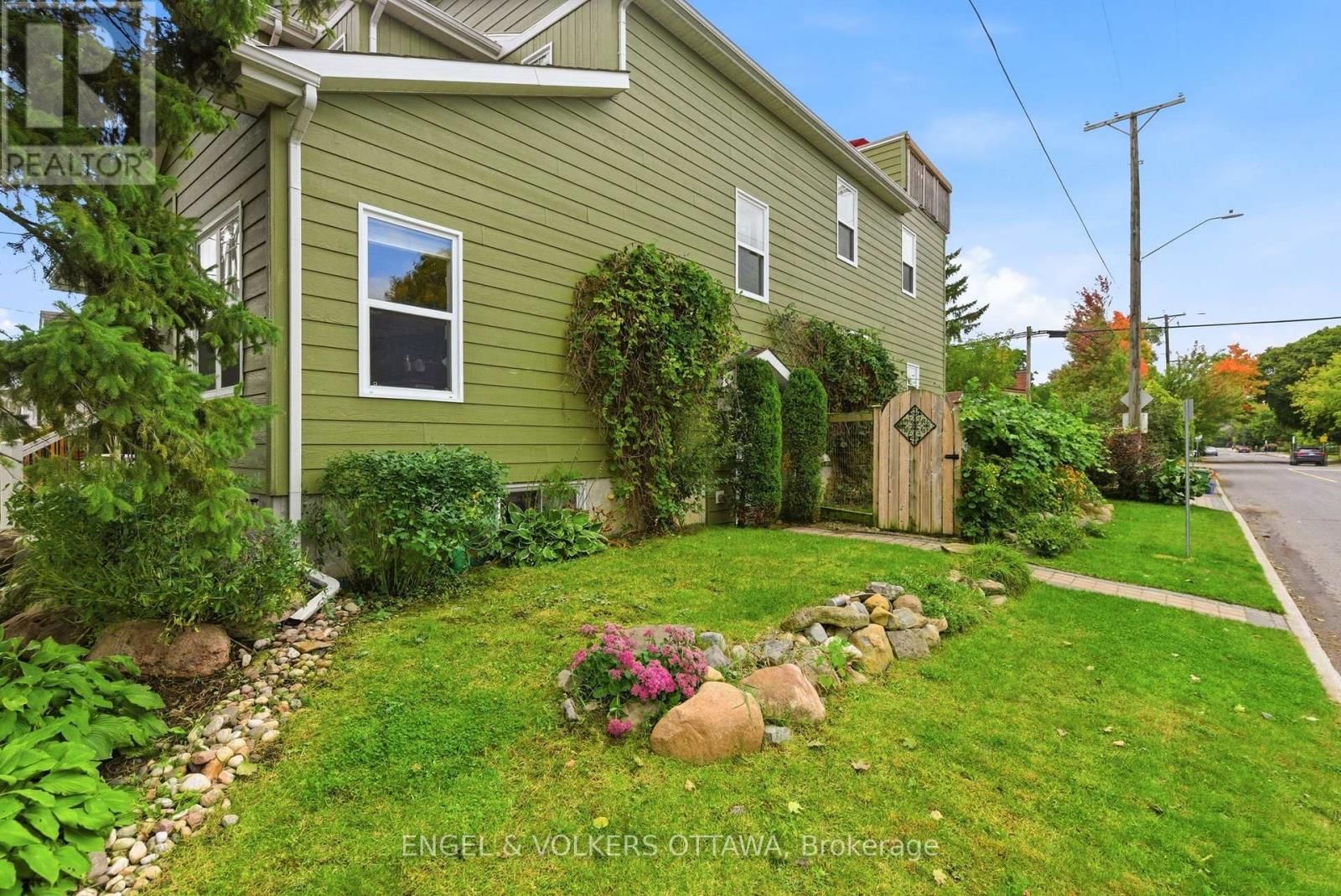 72 SMIRLE AVENUE Image 41