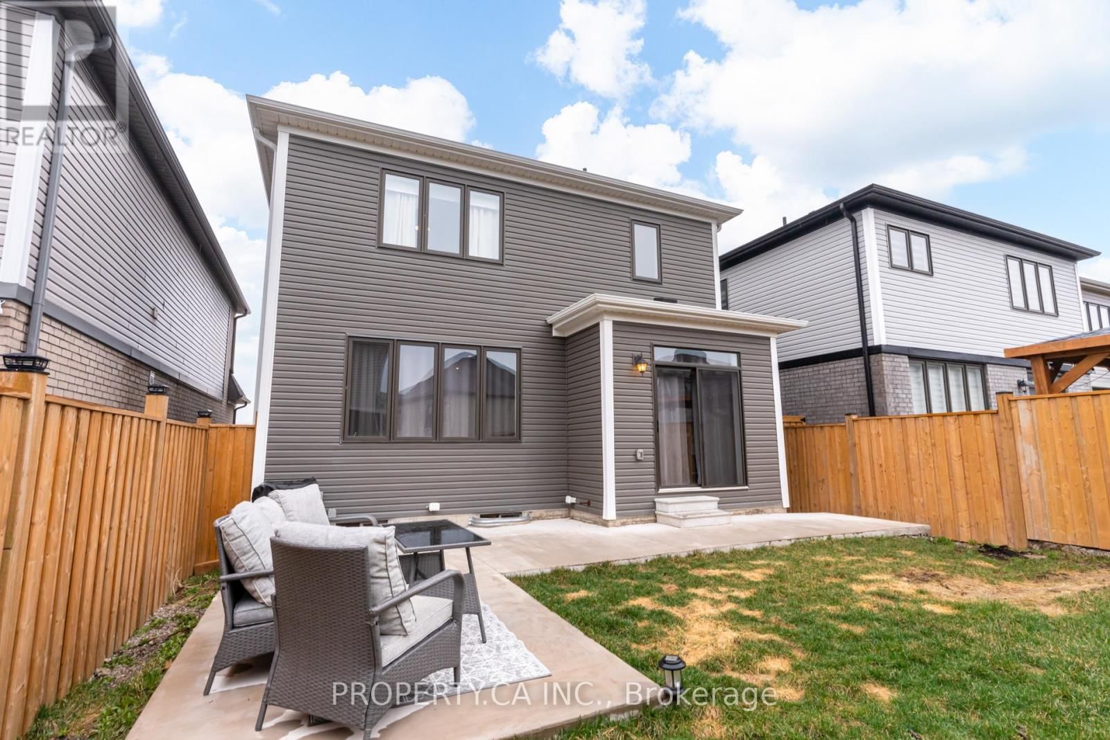 176 WHITHORN CRESCENT Image 41