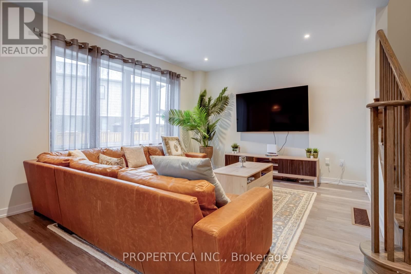 176 WHITHORN CRESCENT Image 9